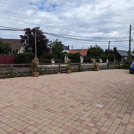 Bed and Breakfast Du Cote De Chez Swann 1 Трувіль-сюр-Мер Екстер'єр фото
