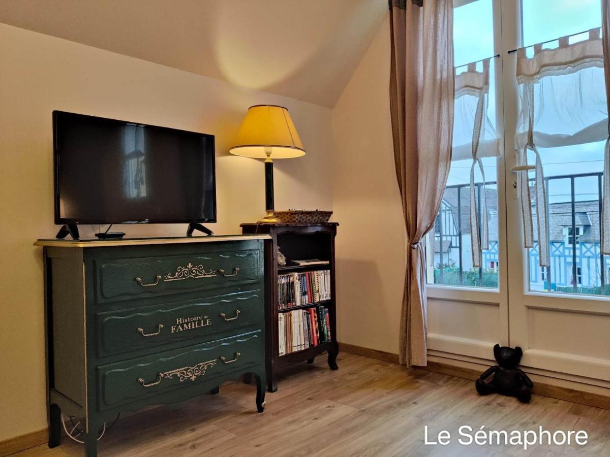 Bed and Breakfast Du Cote De Chez Swann 1 Трувіль-сюр-Мер Екстер'єр фото
