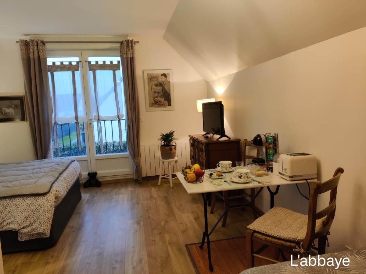 Bed and Breakfast Du Cote De Chez Swann 1 Трувіль-сюр-Мер Екстер'єр фото