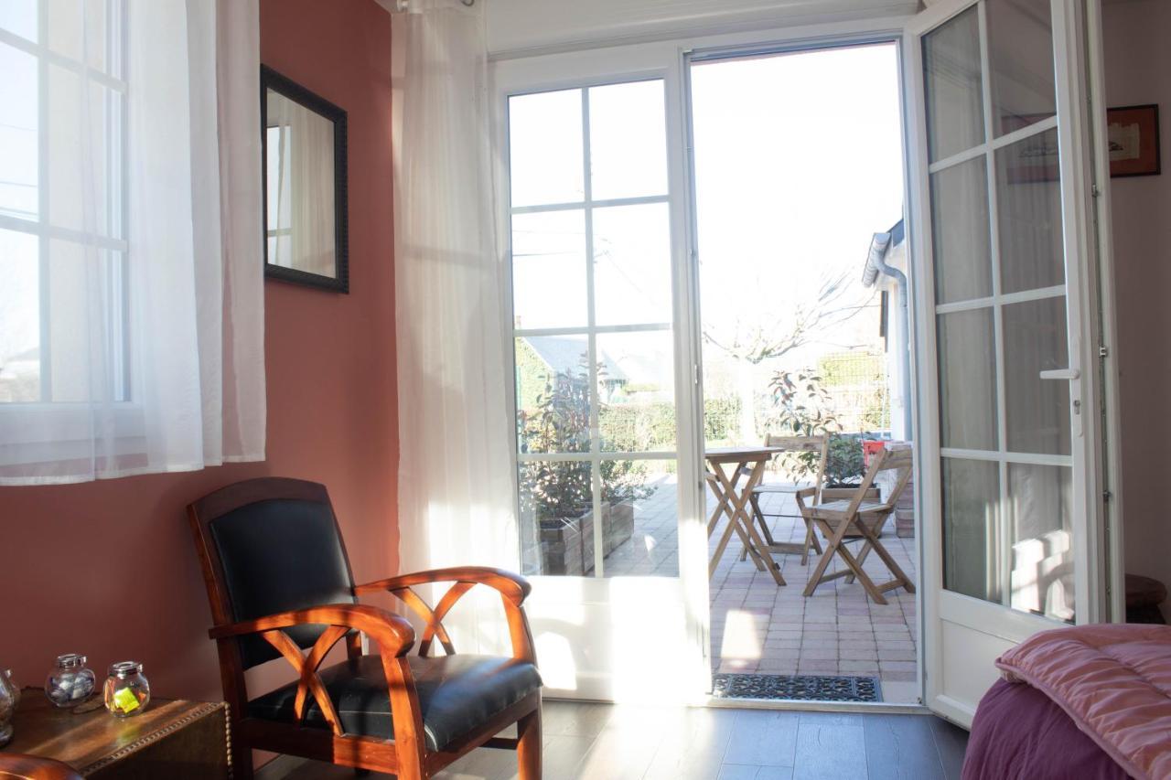 Bed and Breakfast Du Cote De Chez Swann 1 Трувіль-сюр-Мер Екстер'єр фото