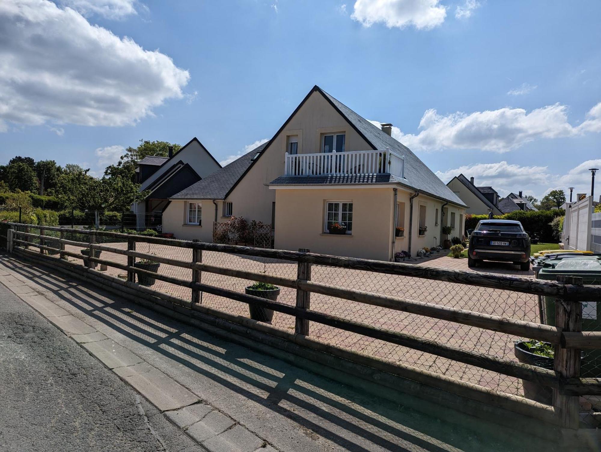Bed and Breakfast Du Cote De Chez Swann 1 Трувіль-сюр-Мер Екстер'єр фото